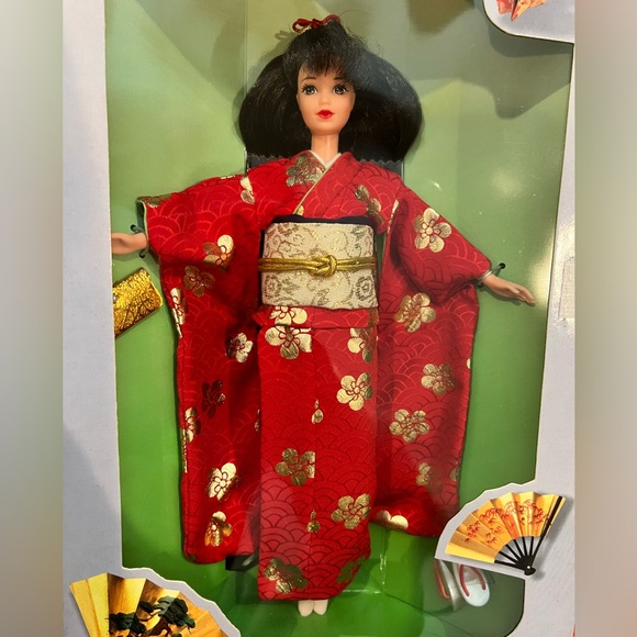 NIB/NRFP Limited Edition:(Japanese) Happy New Year Barbie doll - 1995